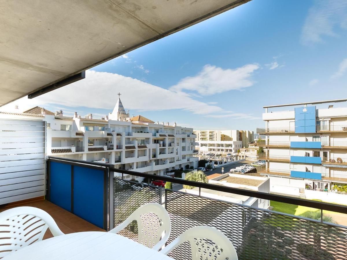 Familiar En Con Piscina, Terraza Y Parking Cerca De La Playa - Es-228-116 Roses